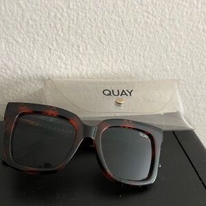 Quay Australia Tortoise Sunglasses with Black Lenses w/ clear case.